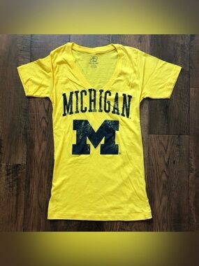 MICHIGAN yellow tee shirt, size L